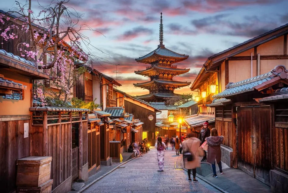 Gion Hidden Gems & Geisha Culture Walking Tour